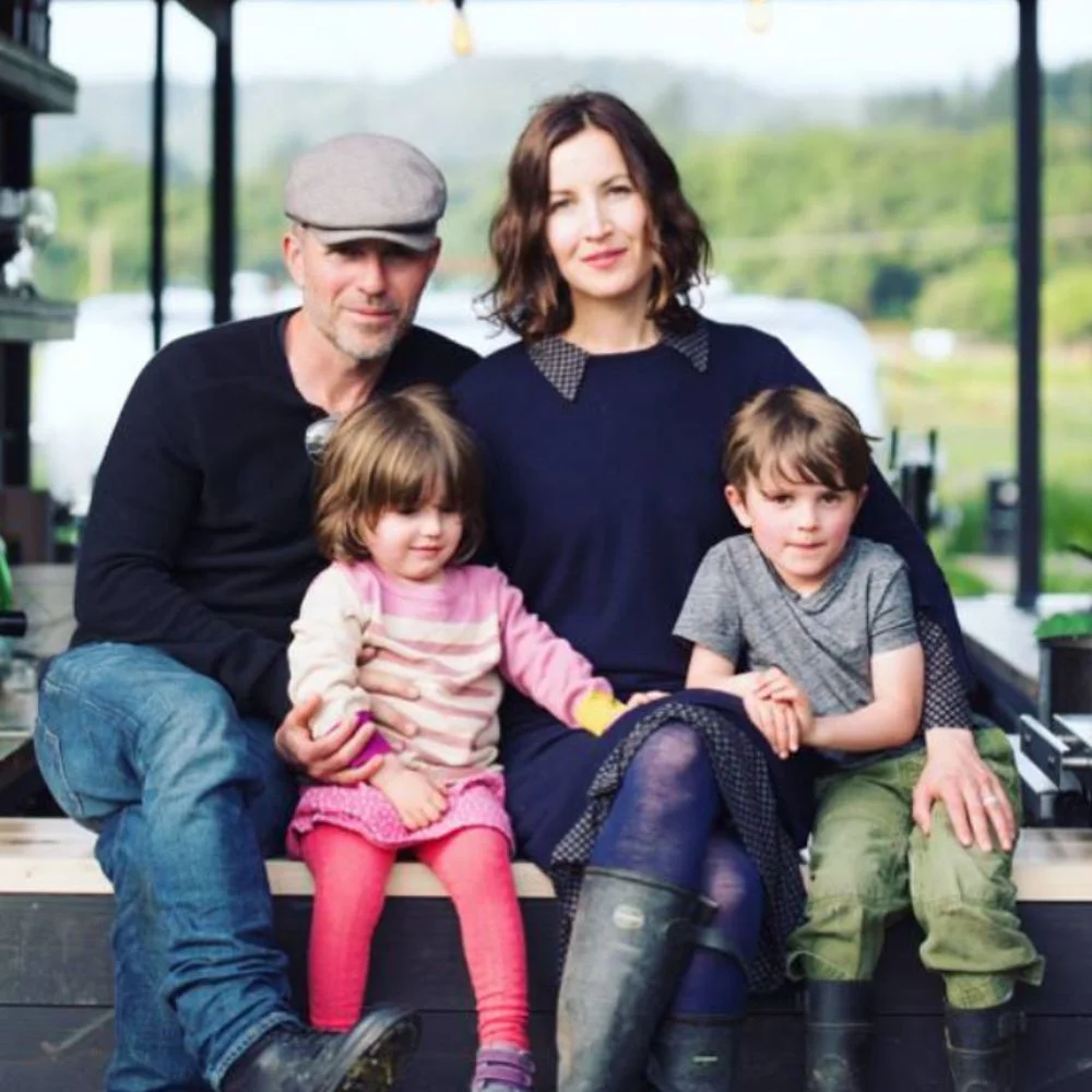 Aria Alpert with her husband and Children 