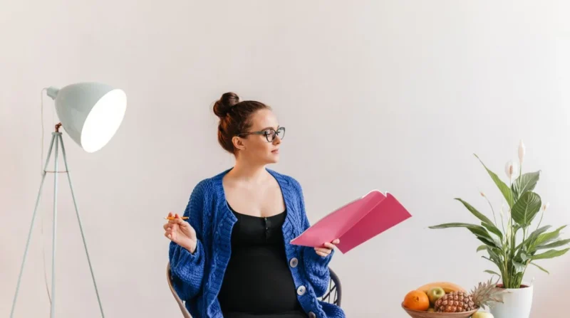 Minimalist workspace life habit